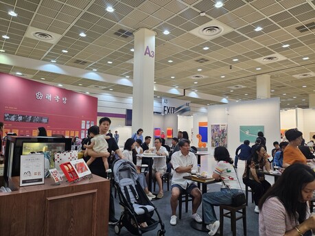 Frieze and Kiaf Seoul Open with Quieter Energy, but Global Ambitions Intact