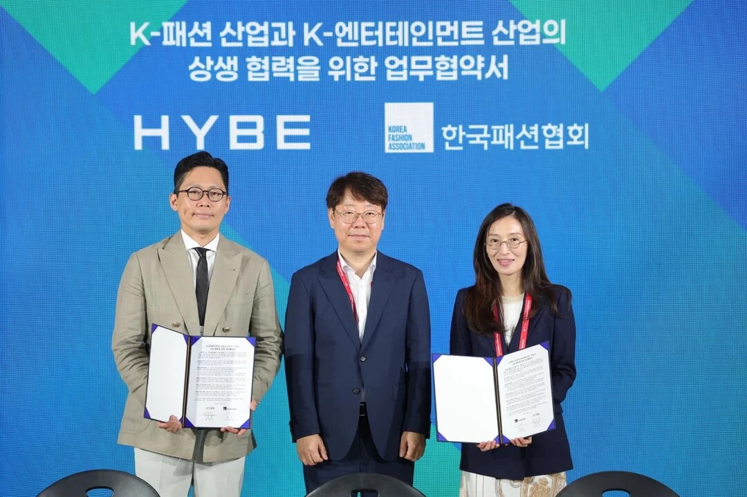 HYBE and Korea Fashion Association Sign Partnership to Expand K-Pop IP Fashion Business