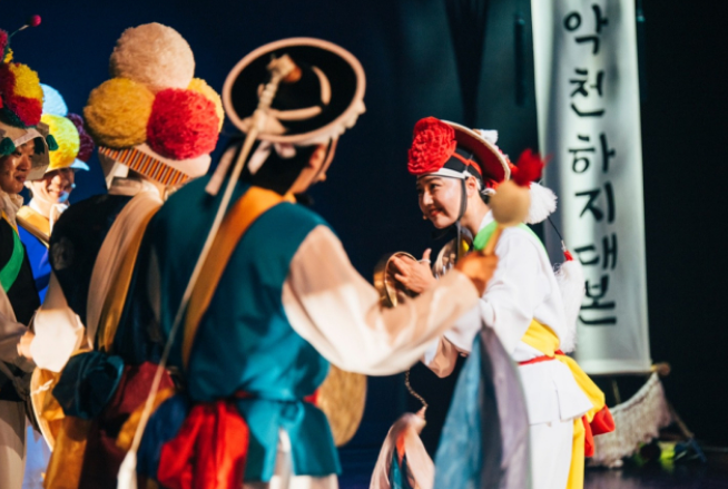 Pungnyu Yeoljeon Returns After Four Years with Four Korean Traditional Music Groups