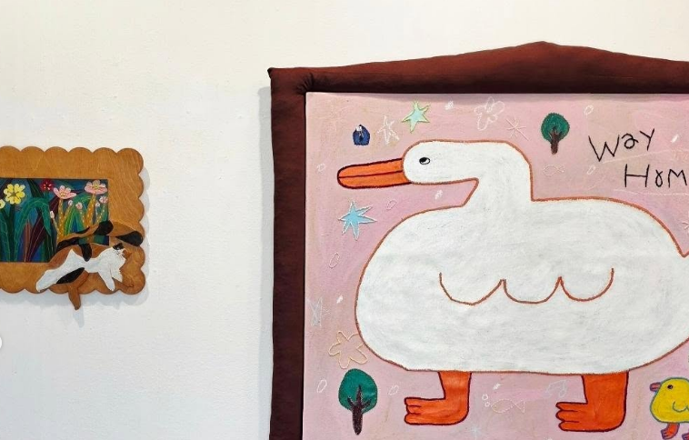 Yoon Seo-hee Layers Hand Stitching Over Painting in ‘DDAM’